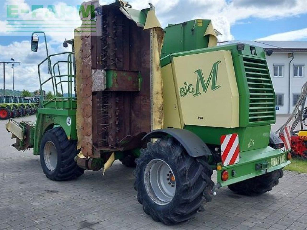 Krone big m - Fűkasza: 4 kép. Krone big m - Fűkasza: 4 kép.