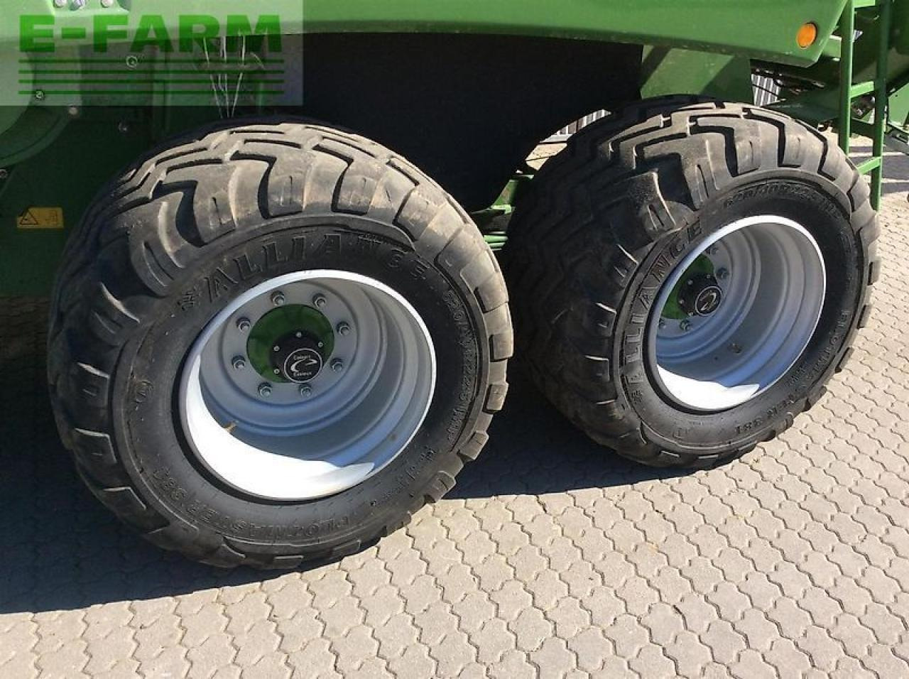 Krone big pack 1270 xc - Kocka bálázó: 5 kép. Krone big pack 1270 xc - Kocka bálázó: 5 kép.