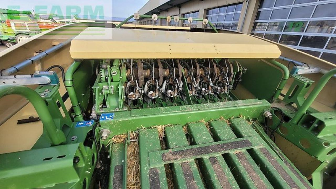 Kocka bálázó Krone big pack 1270 xc multi-bale: 7 kép. Kocka bálázó Krone big pack 1270 xc multi-bale: 7 kép.