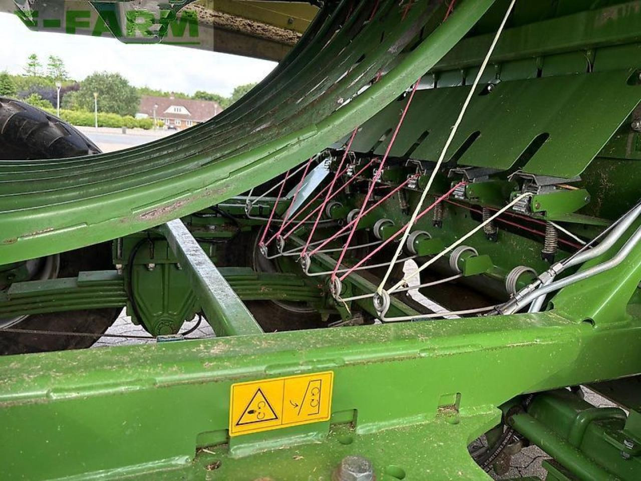 Krone big pack 4x4 - Kocka bálázó: 5 kép. Krone big pack 4x4 - Kocka bálázó: 5 kép.