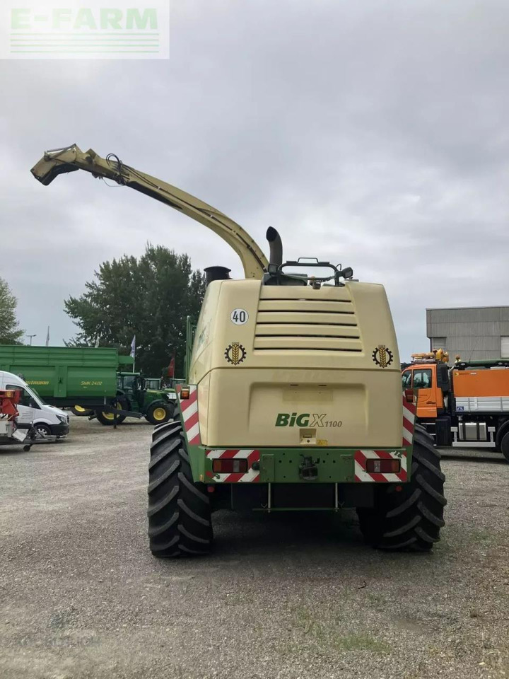 Krone big x 1100 - Önjáró szecskázógép: 4 kép. Krone big x 1100 - Önjáró szecskázógép: 4 kép.