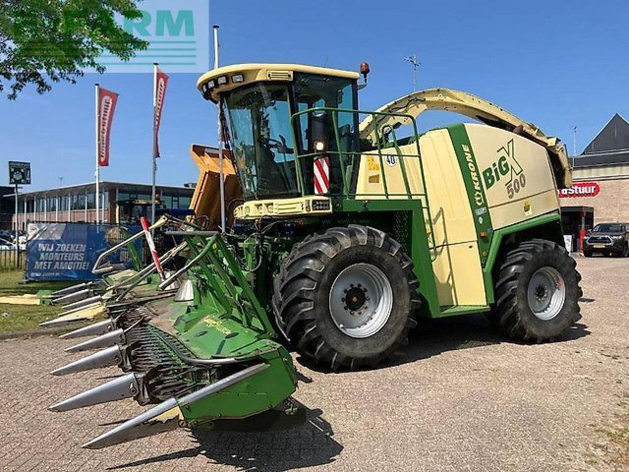 Krone big x 500 - Önjáró szecskázógép: 1 kép. Krone big x 500 - Önjáró szecskázógép: 1 kép.