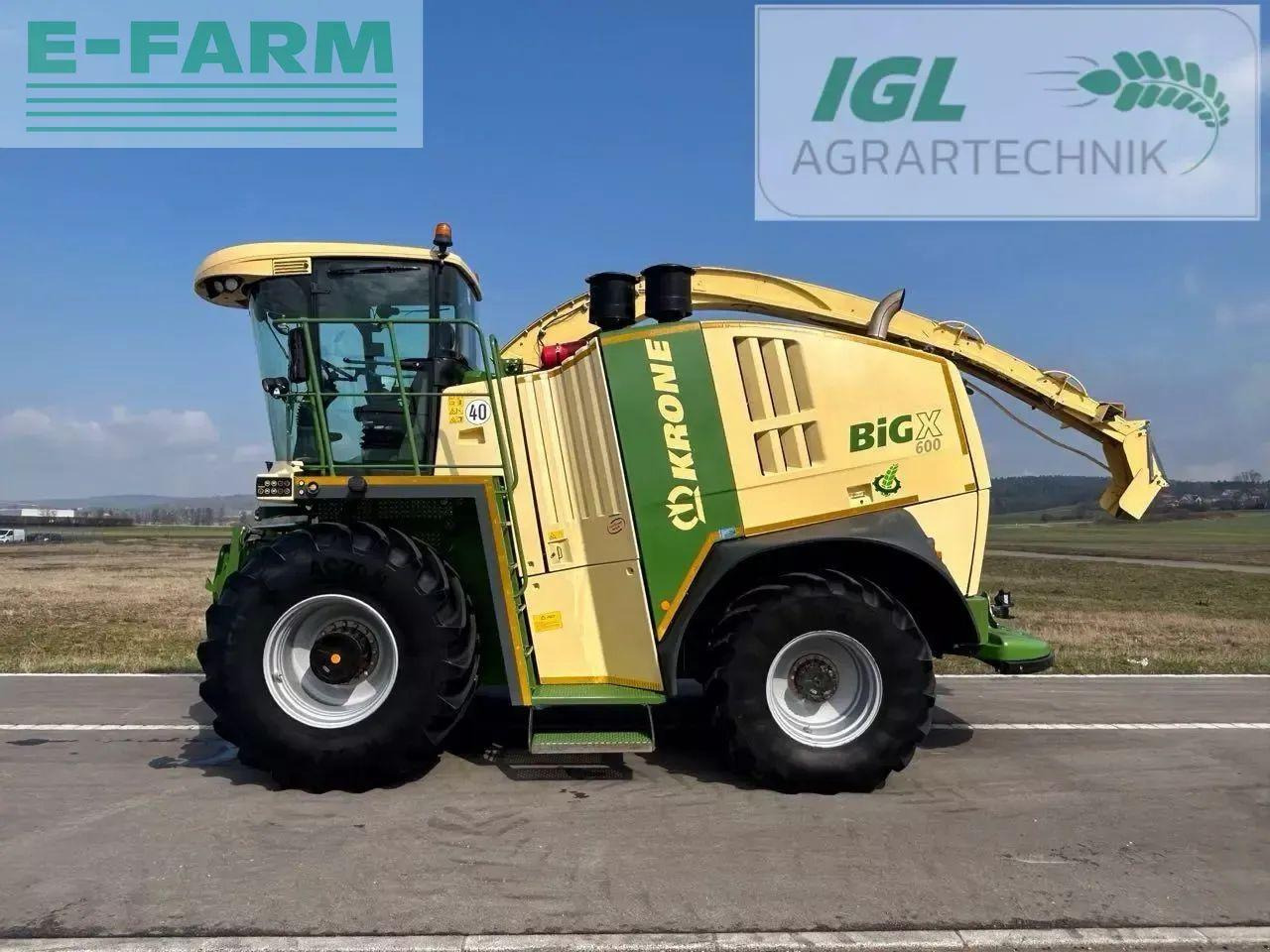 Krone big x 600 i - Önjáró szecskázógép: 2 kép. Krone big x 600 i - Önjáró szecskázógép: 2 kép.