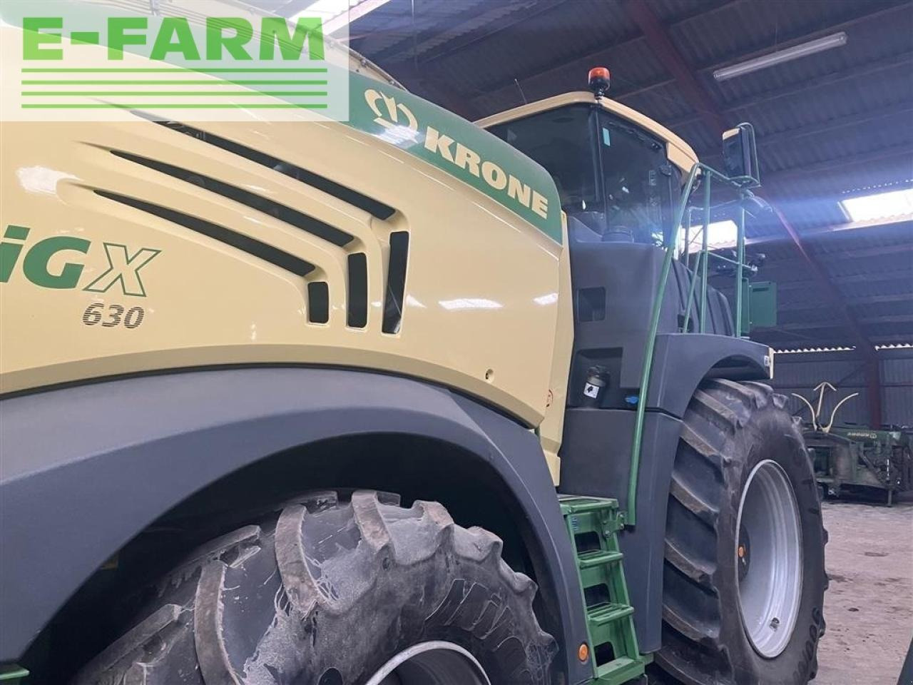 Krone big x 630 - Takarmánybetakarító gép: 5 kép. Krone big x 630 - Takarmánybetakarító gép: 5 kép.