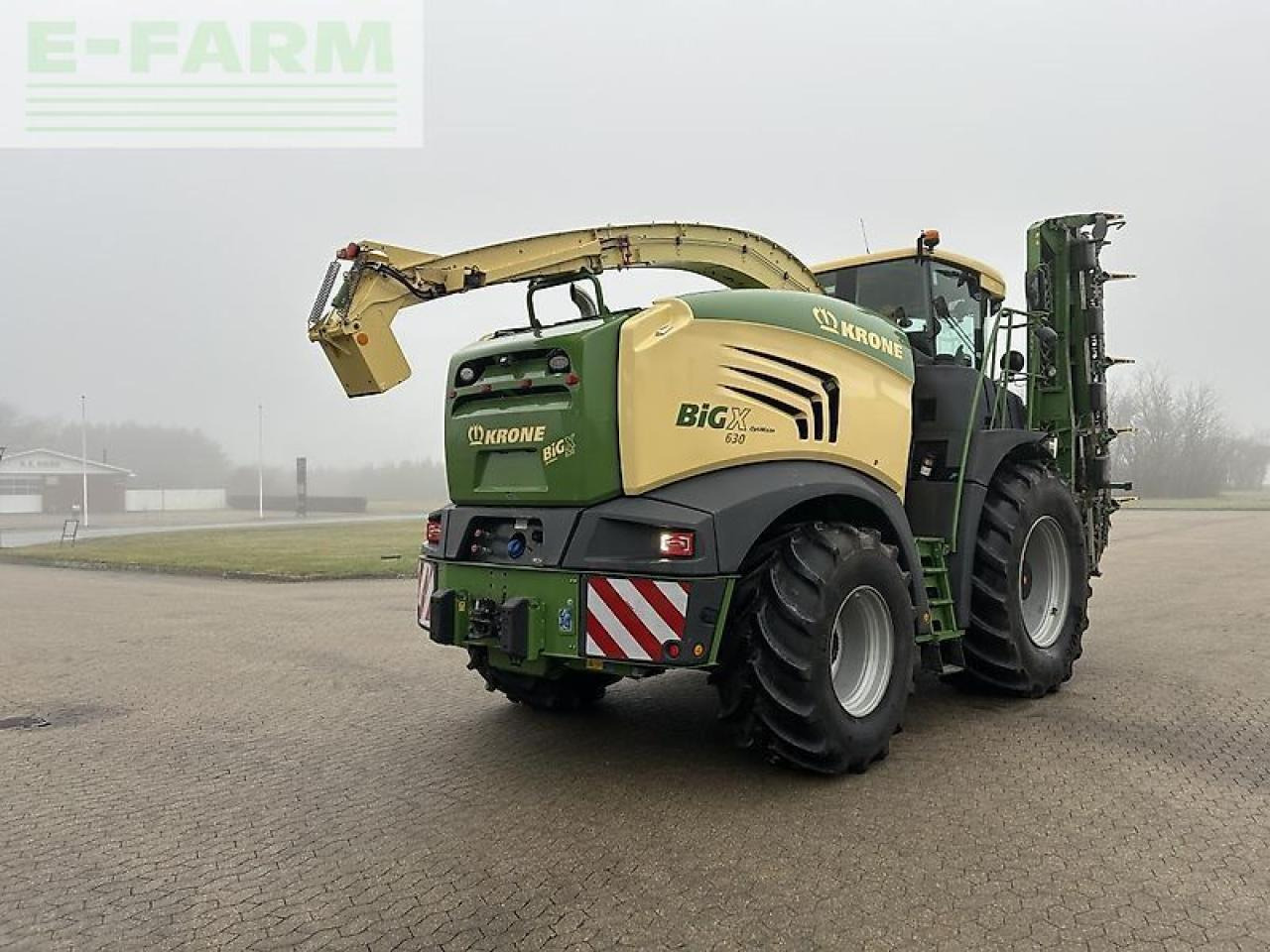 Krone big x630 - Önjáró szecskázógép: 2 kép. Krone big x630 - Önjáró szecskázógép: 2 kép.