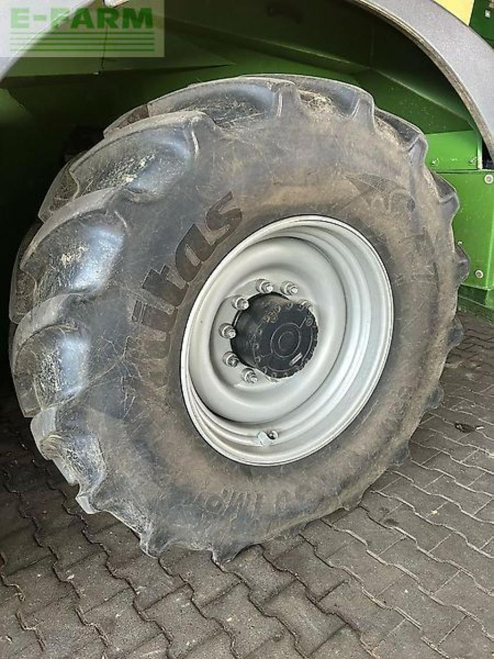 Krone bigx 630 - Önjáró szecskázógép: 4 kép. Krone bigx 630 - Önjáró szecskázógép: 4 kép.
