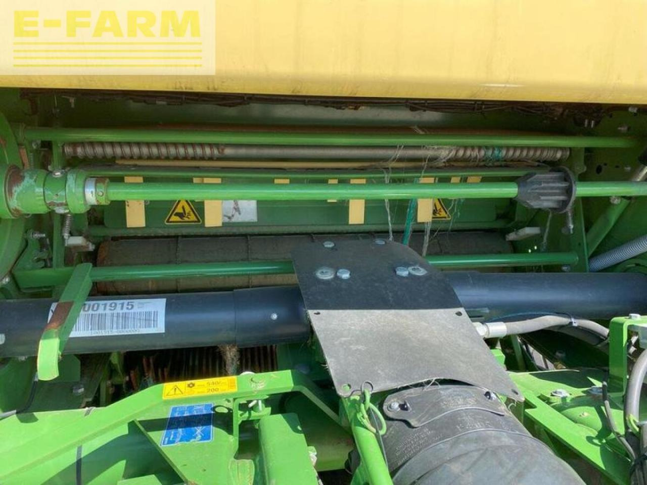 Krone comprima cf 155 presswickelkombi - Kocka bálázó: 4 kép. Krone comprima cf 155 presswickelkombi - Kocka bálázó: 4 kép.