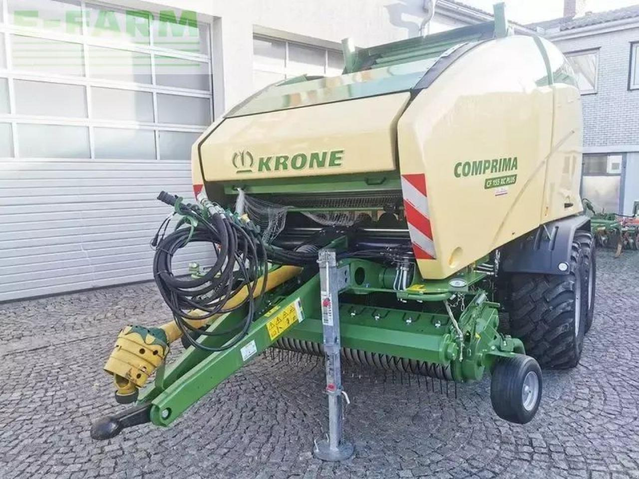 Krone comprima cf155 xc plus press-wickel-kombination - Kocka bálázó: 2 kép. Krone comprima cf155 xc plus press-wickel-kombination - Kocka bálázó: 2 kép.