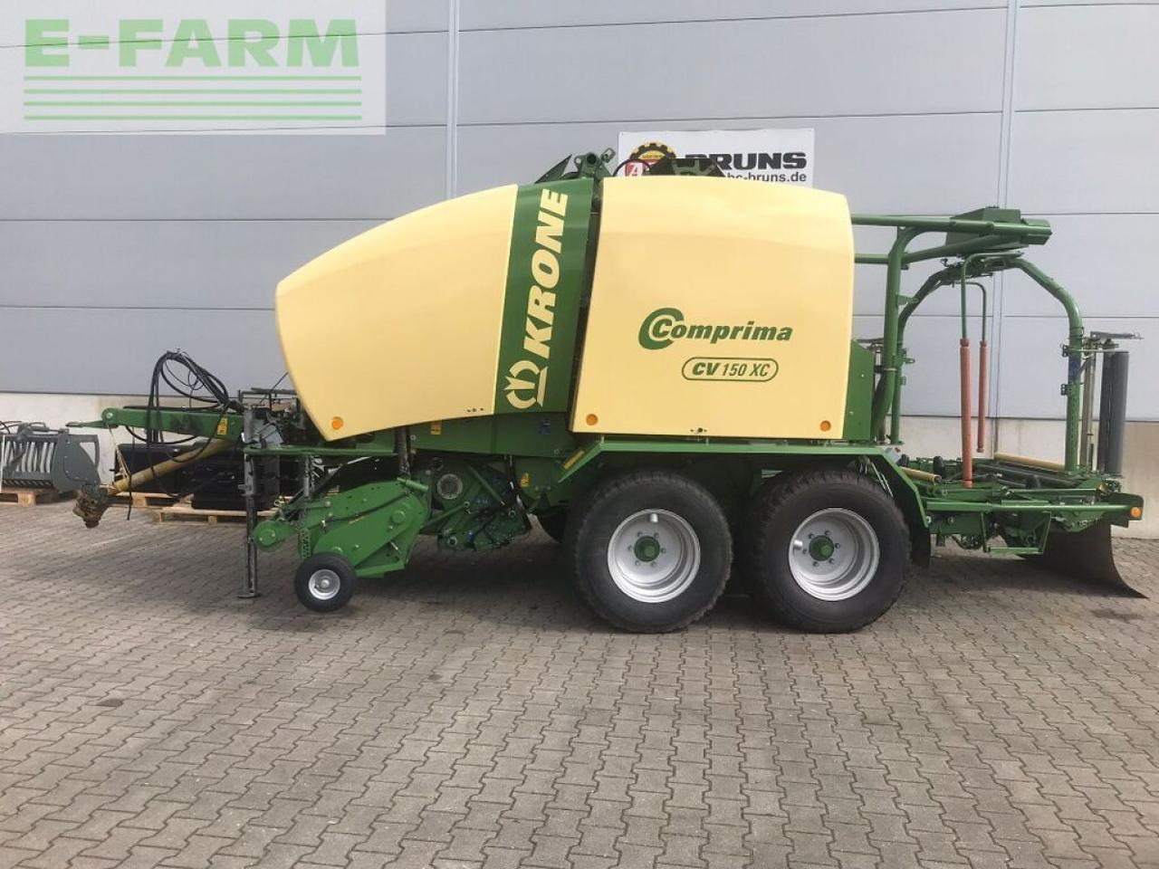 Krone comprima cv 150xc - Kocka bálázó: 2 kép. Krone comprima cv 150xc - Kocka bálázó: 2 kép.