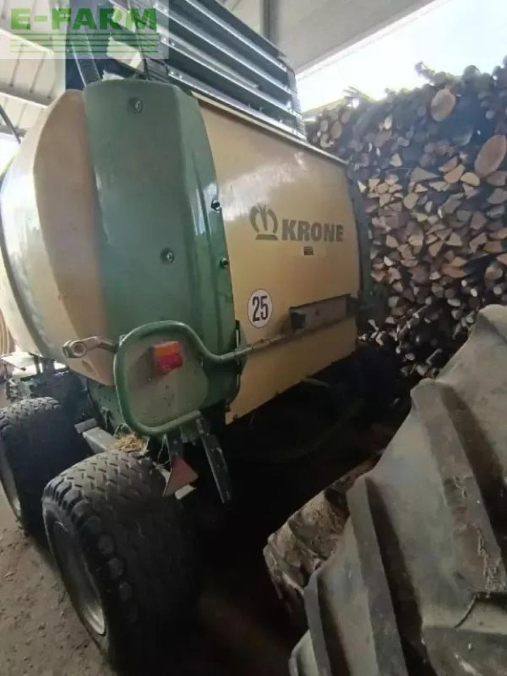 Krone comprima f155 - Kocka bálázó: 4 kép. Krone comprima f155 - Kocka bálázó: 4 kép.