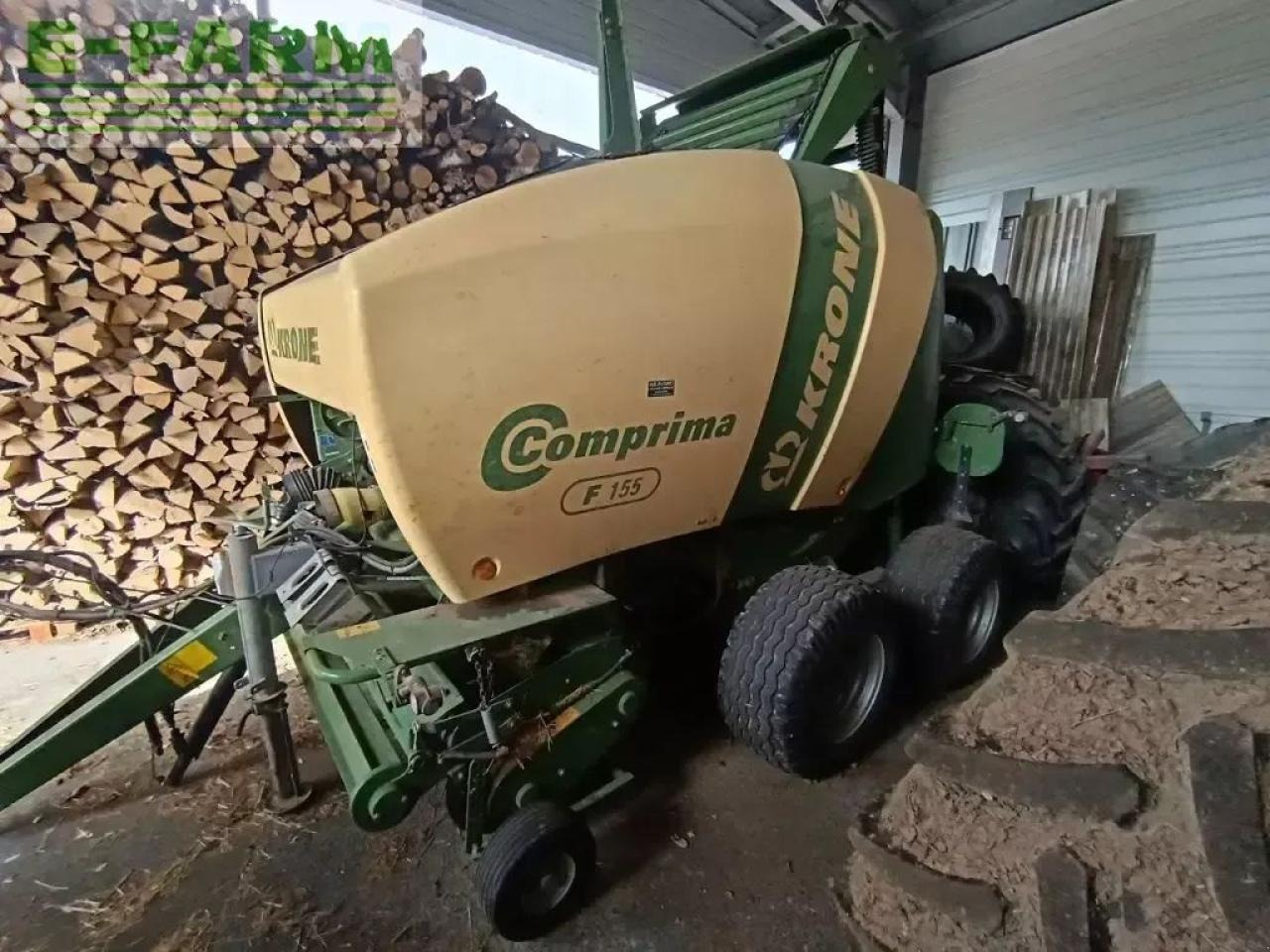 Krone comprima f155 - Kocka bálázó: 3 kép. Krone comprima f155 - Kocka bálázó: 3 kép.