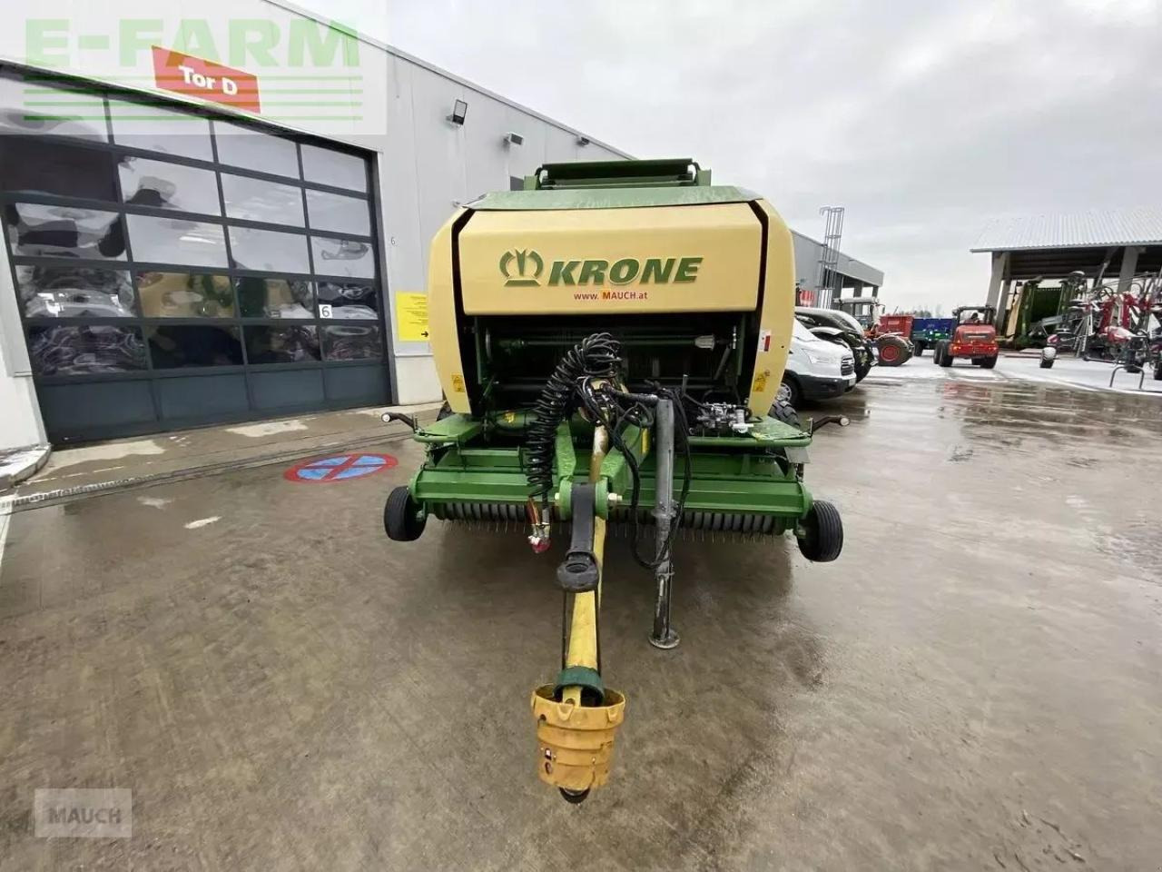 Krone comprima f155xc - Kocka bálázó: 2 kép. Krone comprima f155xc - Kocka bálázó: 2 kép.