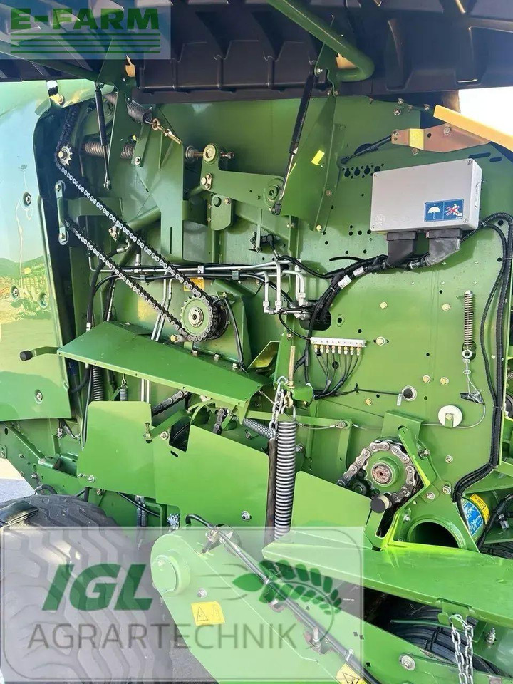 Kocka bálázó Krone comprima v 150 xc: 9 kép.