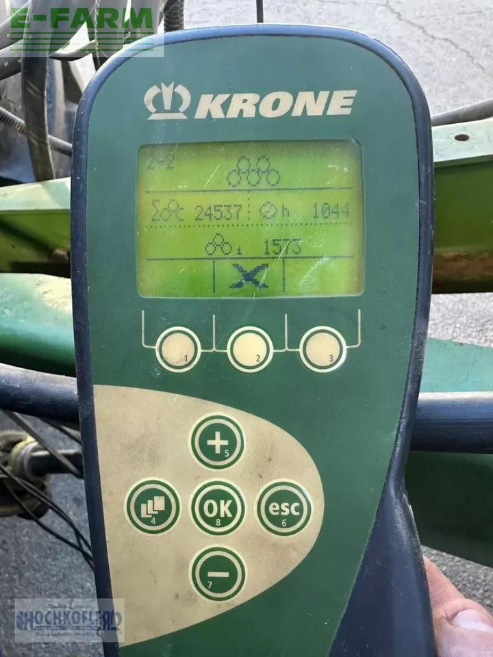 Krone comprima v 150 xc - Kocka bálázó: 5 kép. Krone comprima v 150 xc - Kocka bálázó: 5 kép.