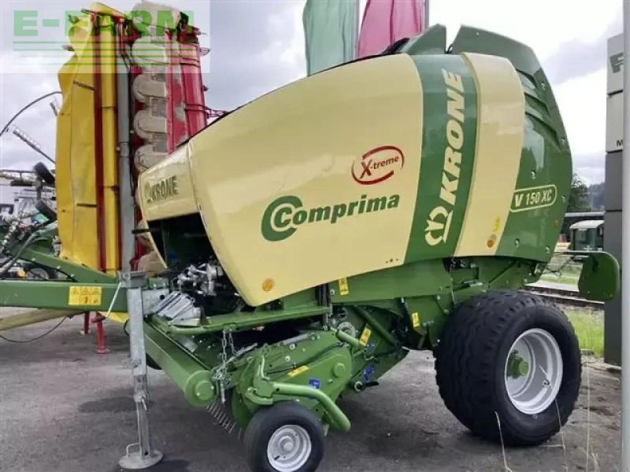 Krone comprima v 150 xc xtrem - Kocka bálázó: 1 kép. Krone comprima v 150 xc xtrem - Kocka bálázó: 1 kép.