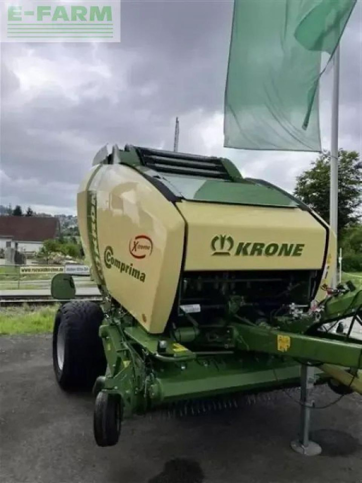 Krone comprima v 150 xc xtrem - Kocka bálázó: 4 kép. Krone comprima v 150 xc xtrem - Kocka bálázó: 4 kép.