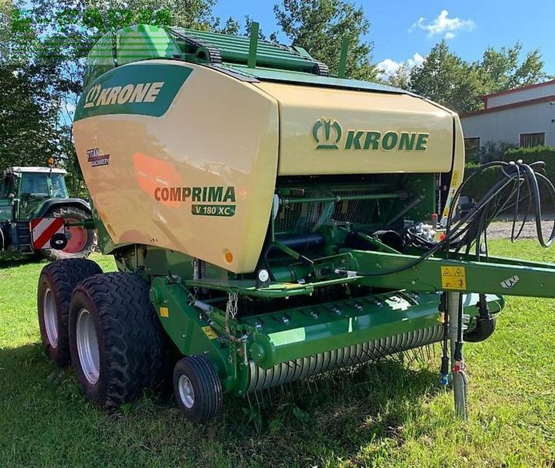 Krone comprima v 180 xc - Kocka bálázó: 2 kép. Krone comprima v 180 xc - Kocka bálázó: 2 kép.