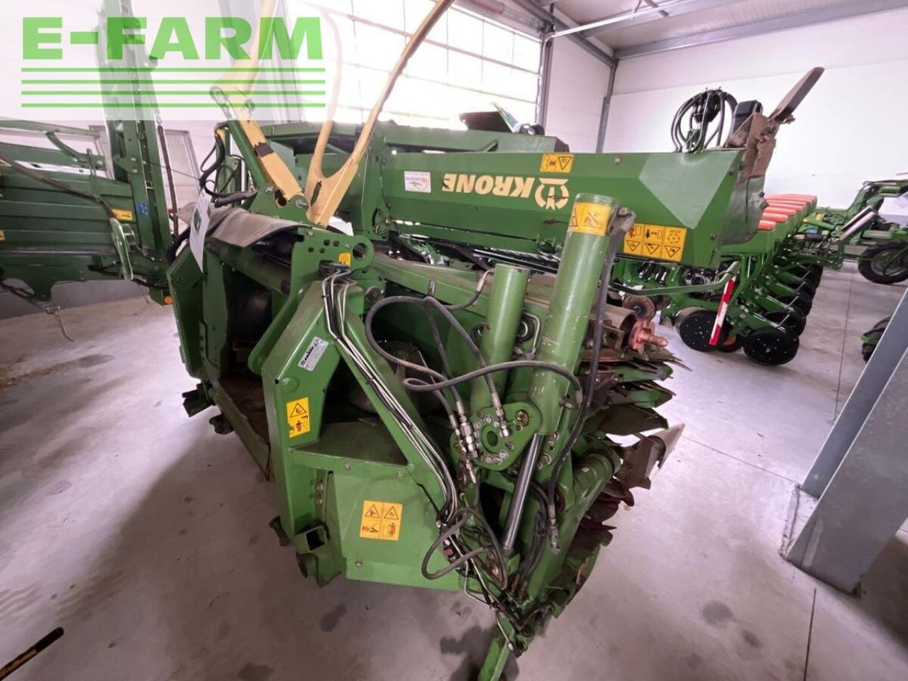 Krone easy collect 903 - Kukorica adapter: 5 kép. Krone easy collect 903 - Kukorica adapter: 5 kép.