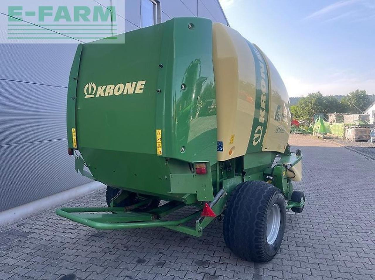 Krone fortima v 1500 mc - Kocka bálázó: 3 kép. Krone fortima v 1500 mc - Kocka bálázó: 3 kép.