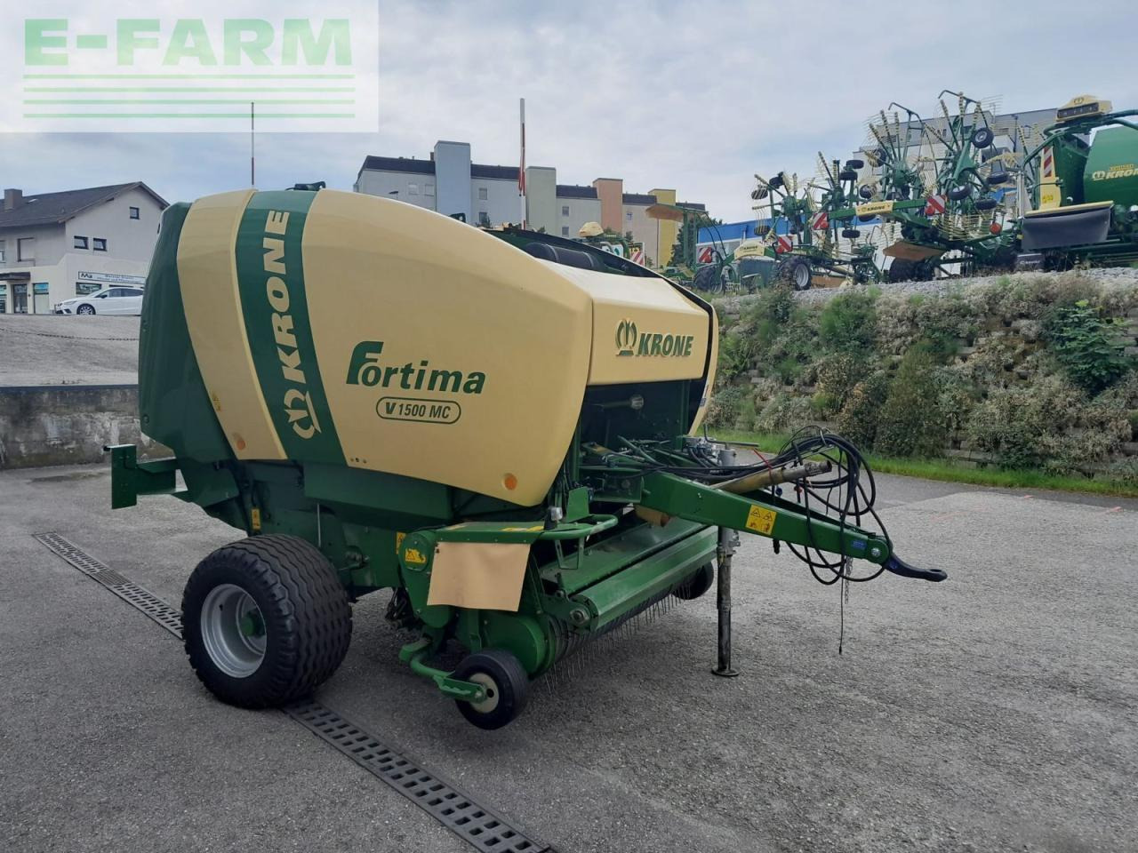 Krone fortima v 1500 multi cut 3.499 ballen - Kocka bálázó: 3 kép. Krone fortima v 1500 multi cut 3.499 ballen - Kocka bálázó: 3 kép.