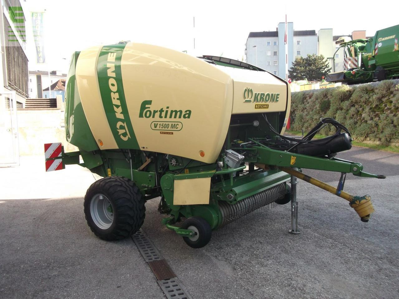 Krone fortima v 1500 multi cut - Kocka bálázó: 2 kép. Krone fortima v 1500 multi cut - Kocka bálázó: 2 kép.