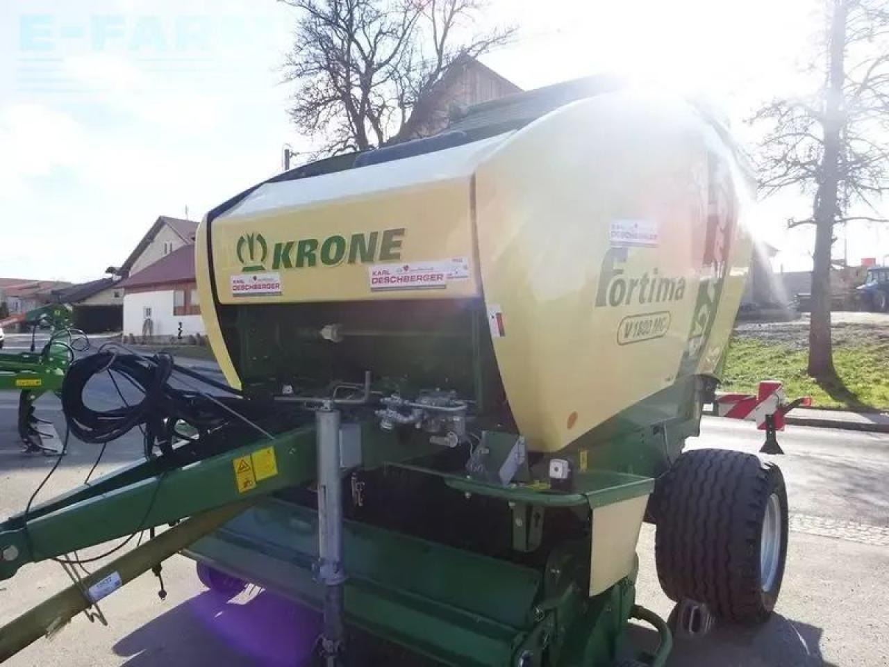 Krone fortima v 1800 mc rundballenpresse - Kocka bálázó: 1 kép. Krone fortima v 1800 mc rundballenpresse - Kocka bálázó: 1 kép.