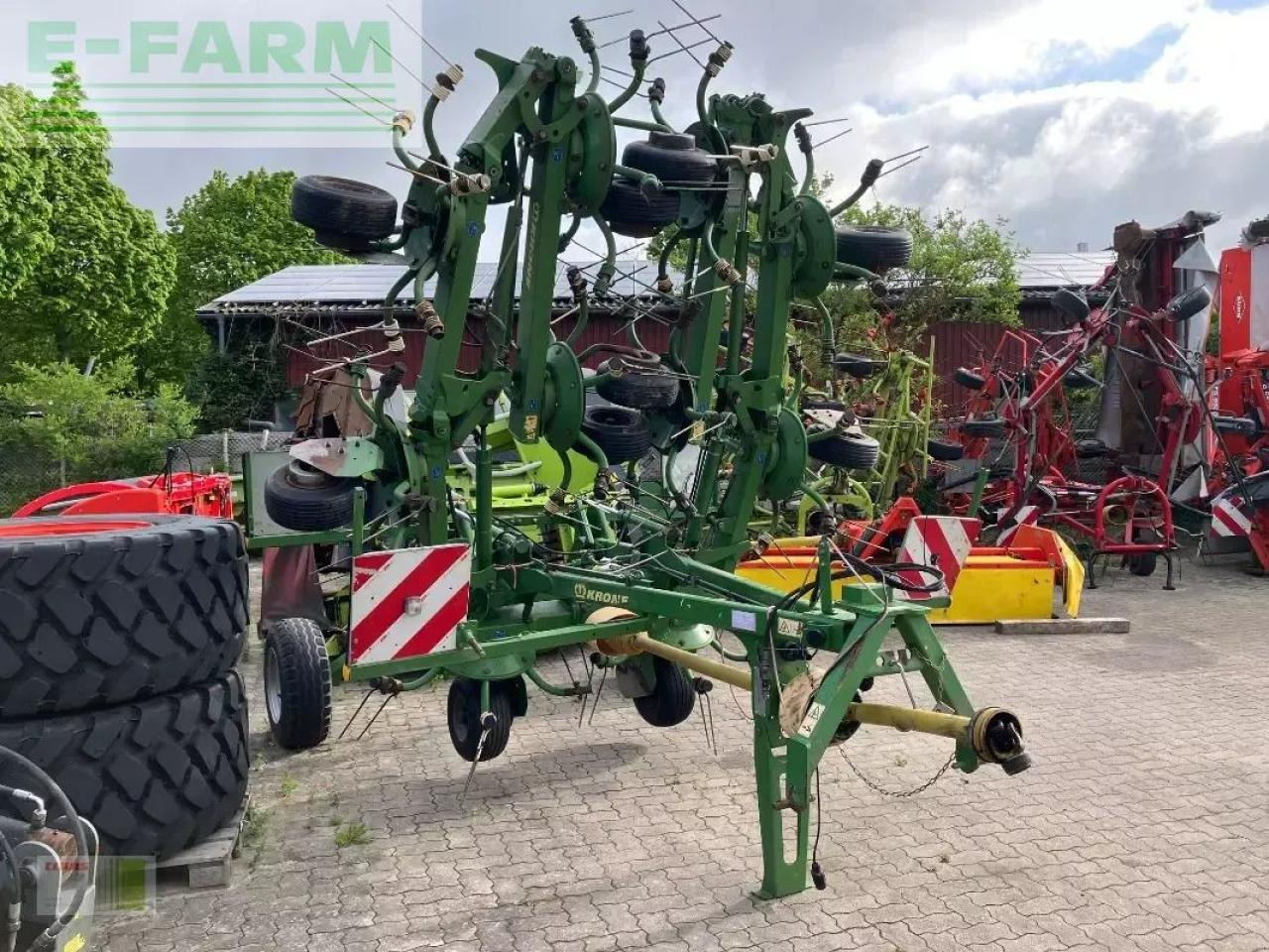 Krone kwt 11.22 - Szénaforgató: 5 kép. Krone kwt 11.22 - Szénaforgató: 5 kép.