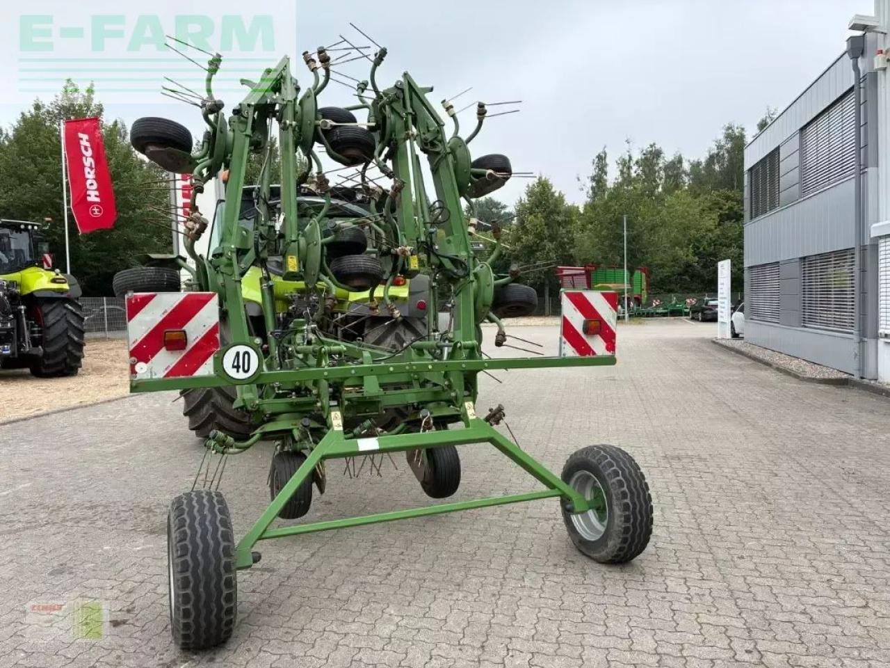Krone kwt 11.22 - Szénaforgató: 3 kép. Krone kwt 11.22 - Szénaforgató: 3 kép.