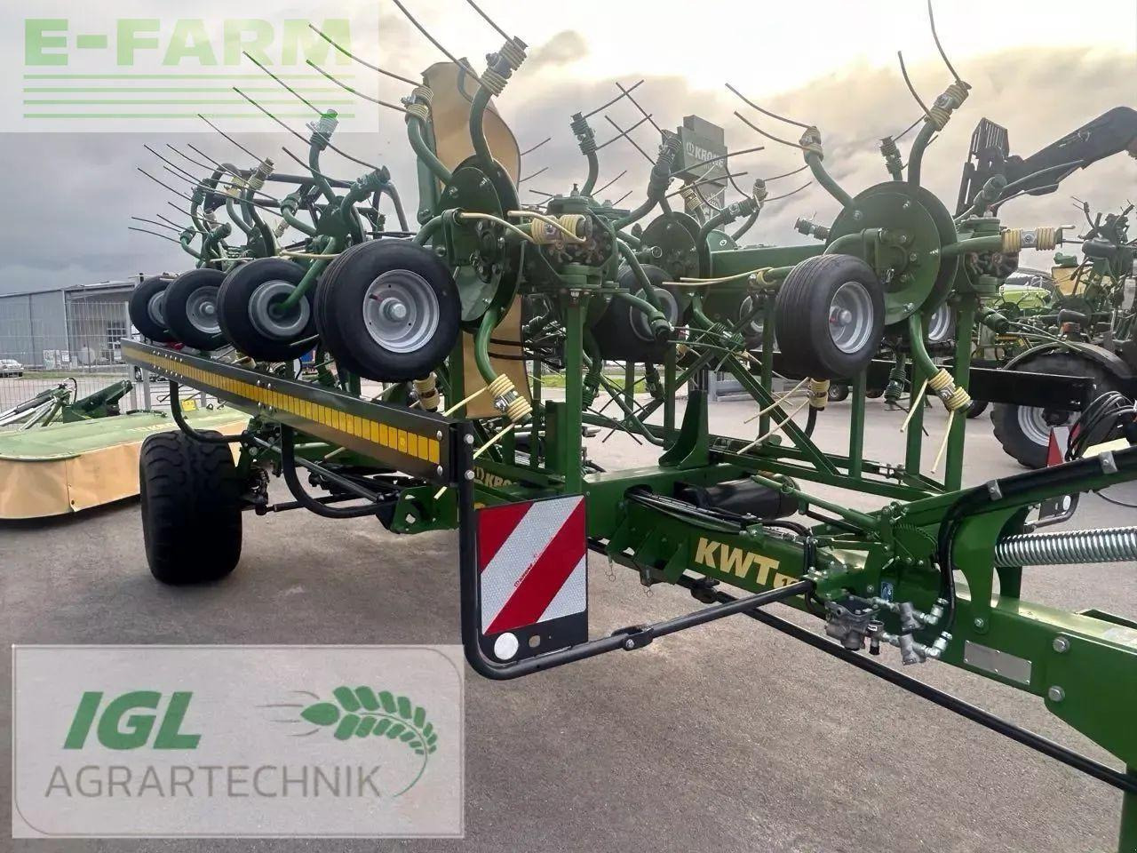 Krone kwt 1600 - Szénaforgató: 4 kép. Krone kwt 1600 - Szénaforgató: 4 kép.