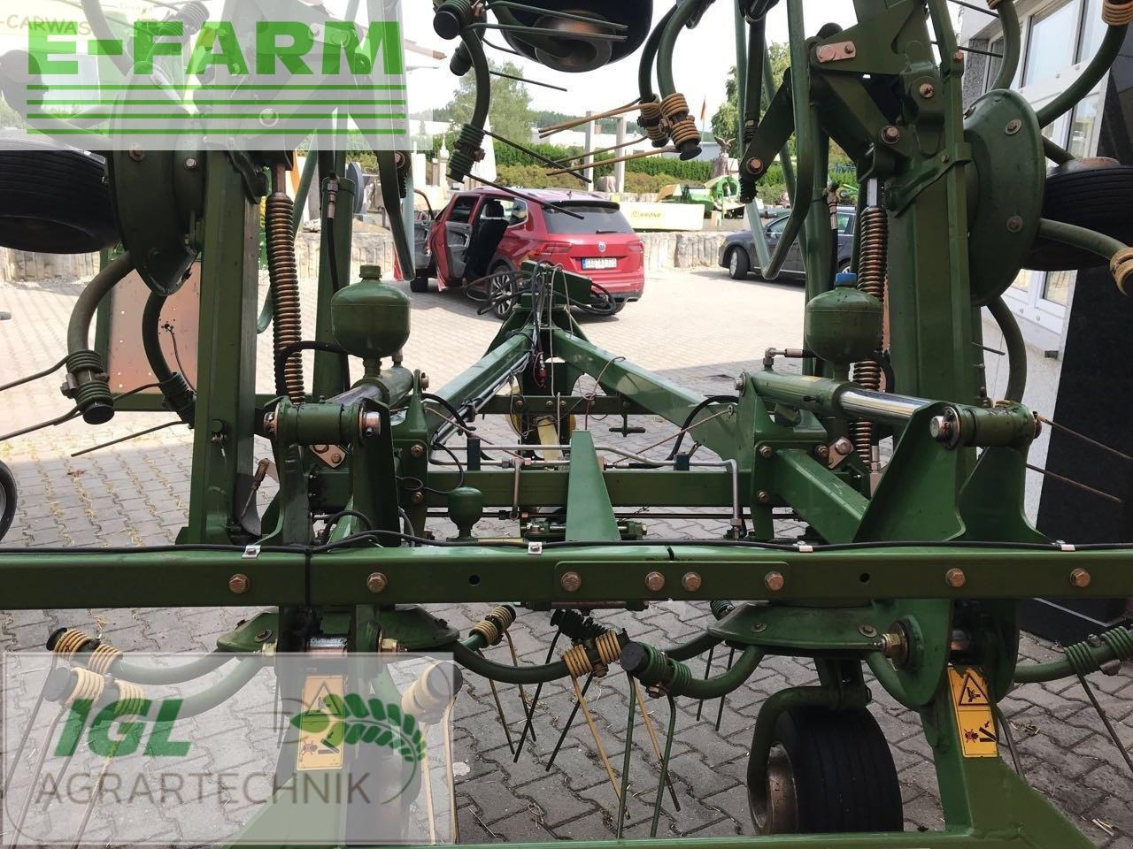 Krone kwt 8.82/8 - Szénaforgató: 3 kép. Krone kwt 8.82/8 - Szénaforgató: 3 kép.