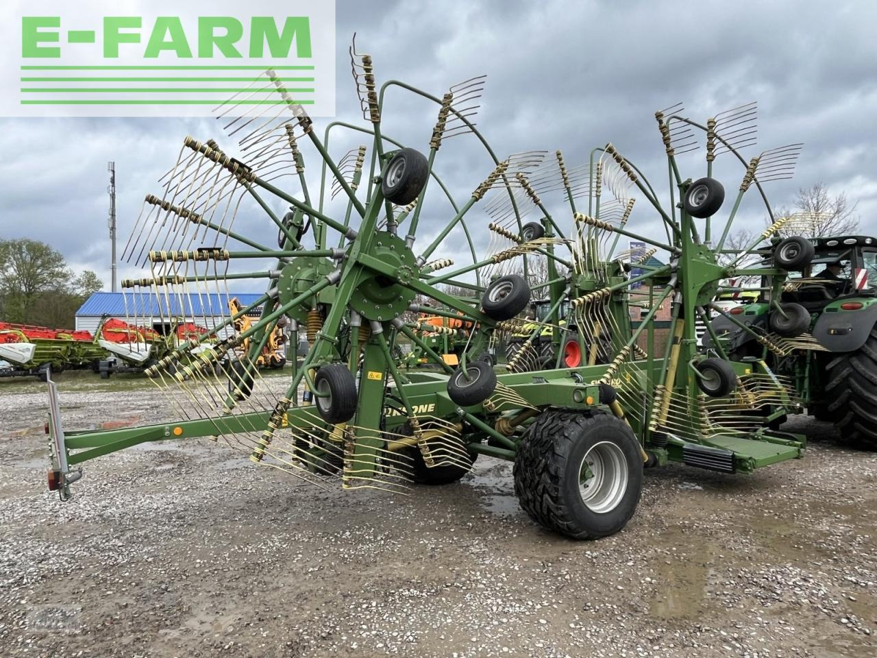 Krone swadro 1400 plus - Szénaforgató: 3 kép. Krone swadro 1400 plus - Szénaforgató: 3 kép.