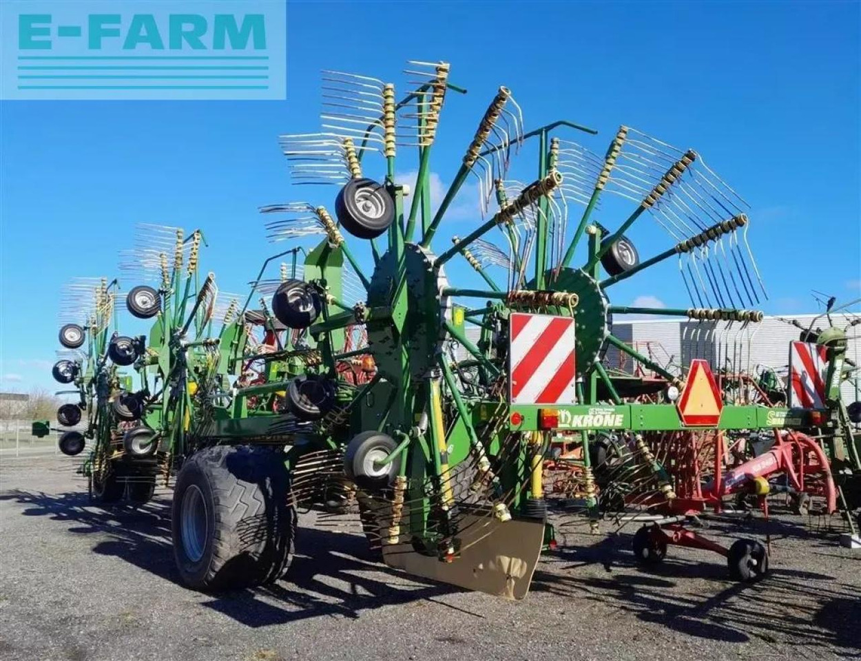 Krone swadro 2000 - Szénaforgató: 3 kép. Krone swadro 2000 - Szénaforgató: 3 kép.