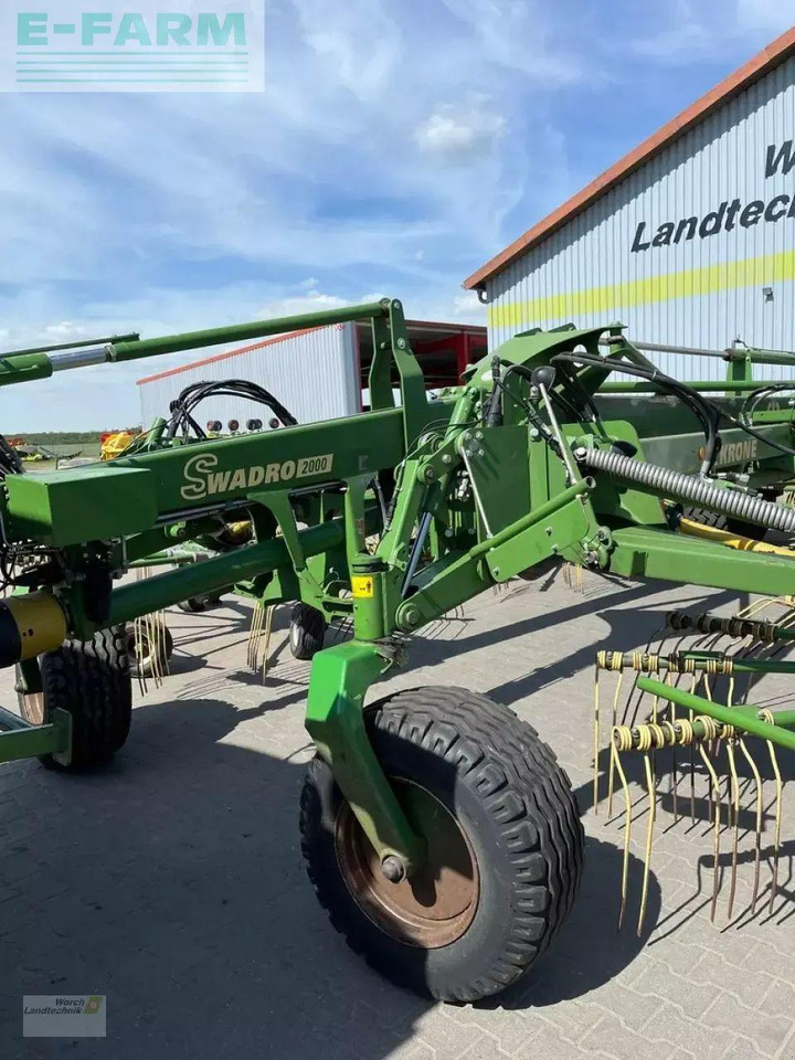Krone swadro 2000 - Szénaforgató: 2 kép. Krone swadro 2000 - Szénaforgató: 2 kép.