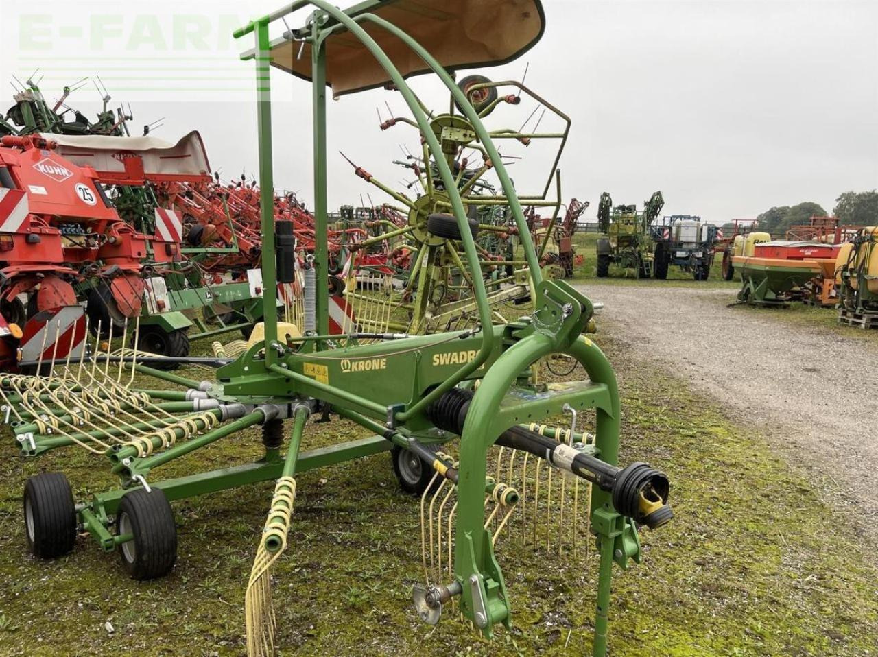 Krone swadro s460 - Szénaforgató: 2 kép. Krone swadro s460 - Szénaforgató: 2 kép.
