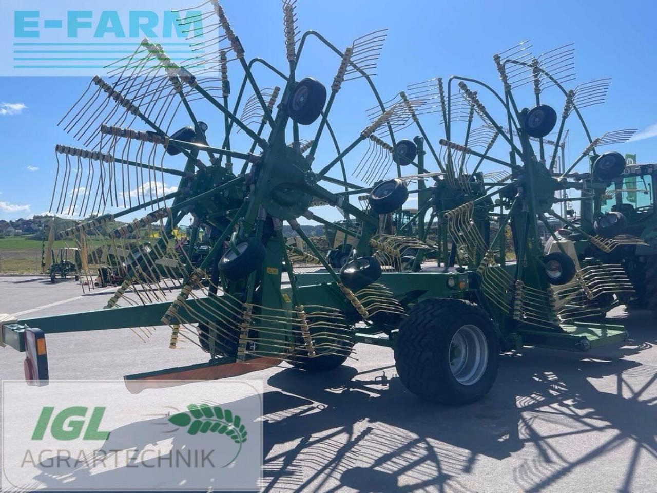 Krone swadro tc 1370 - Szénaforgató: 4 kép. Krone swadro tc 1370 - Szénaforgató: 4 kép.