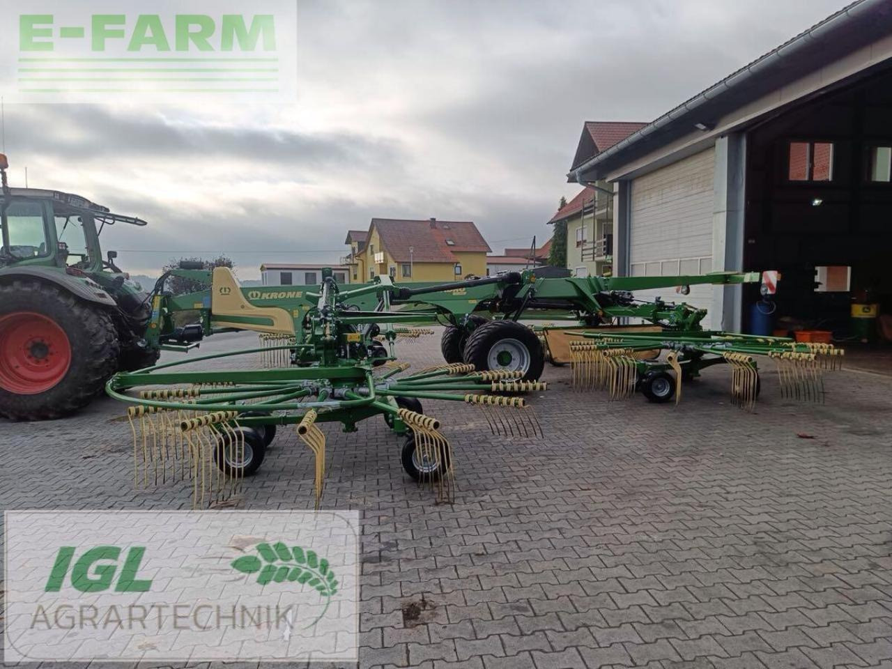 Krone swadro tc 1370 - Szénaforgató: 3 kép. Krone swadro tc 1370 - Szénaforgató: 3 kép.
