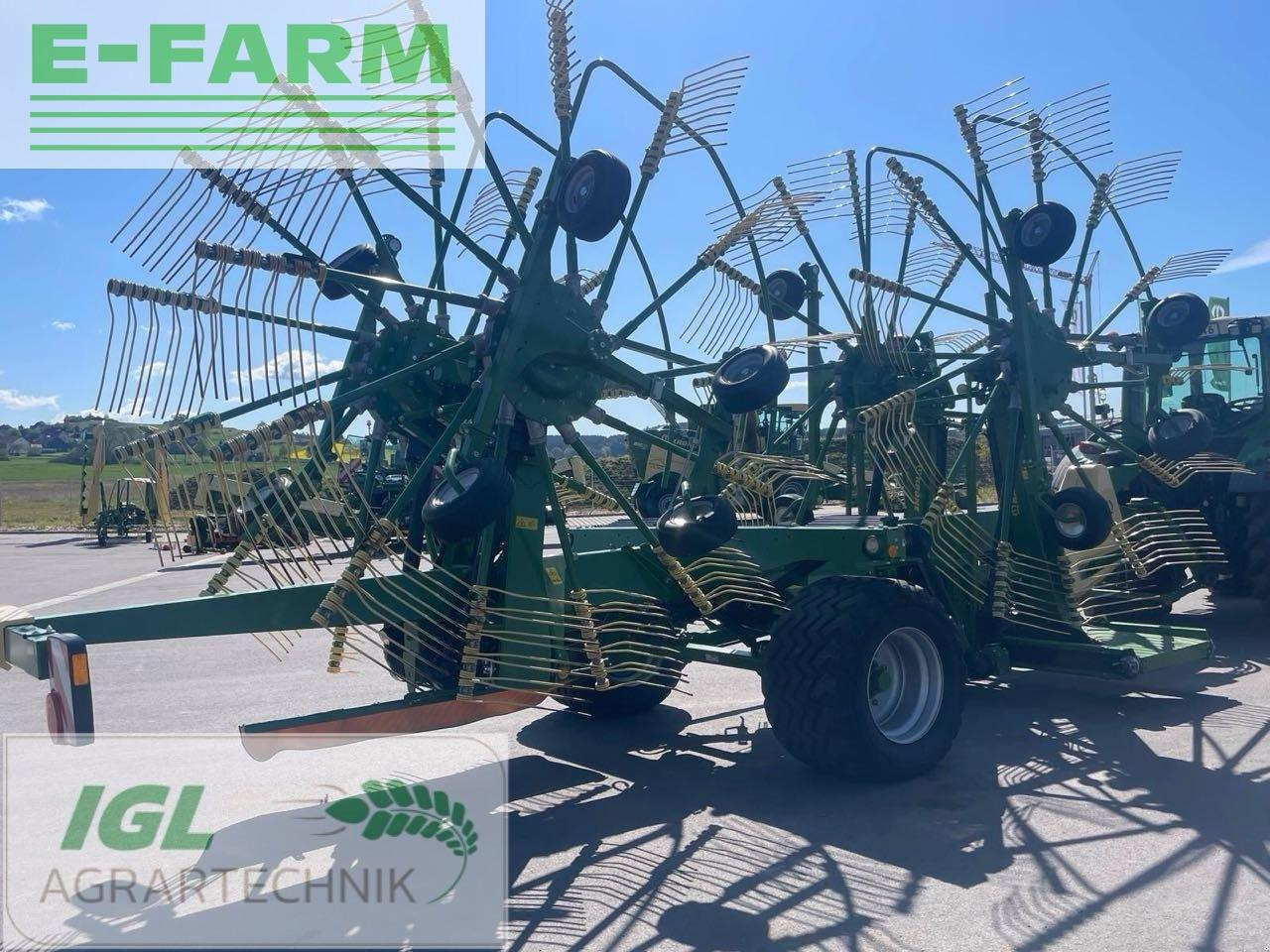 Krone swadro tc 1370 - Szénaforgató: 4 kép. Krone swadro tc 1370 - Szénaforgató: 4 kép.