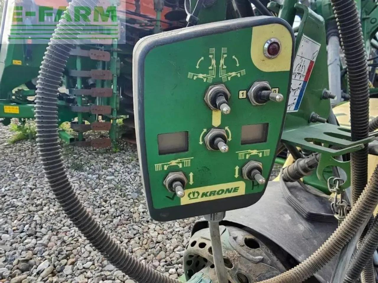 Krone swadro tc 880 plus - Szénaforgató: 5 kép. Krone swadro tc 880 plus - Szénaforgató: 5 kép.