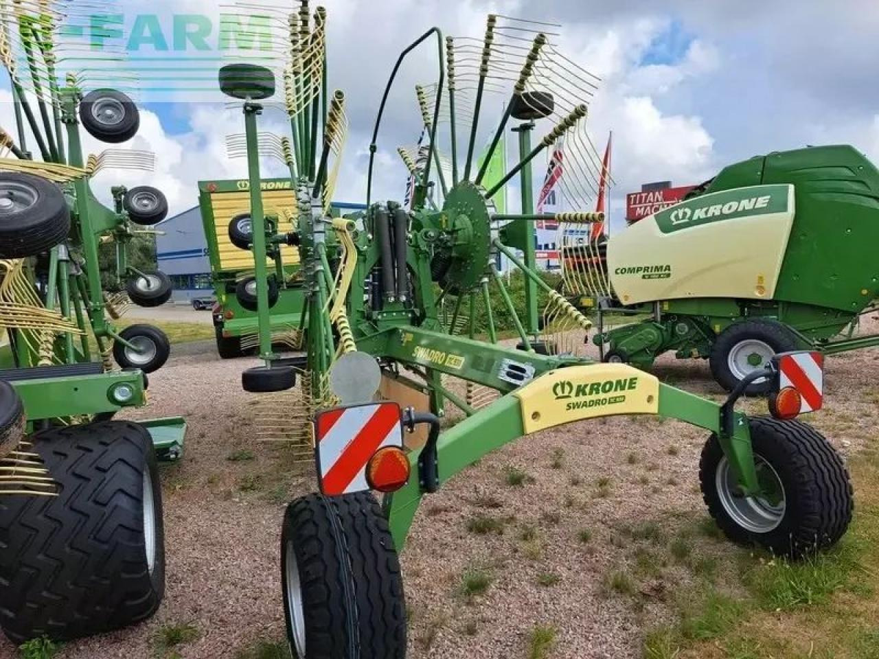 Krone swadro tc 930 - Szénaforgató: 3 kép. Krone swadro tc 930 - Szénaforgató: 3 kép.
