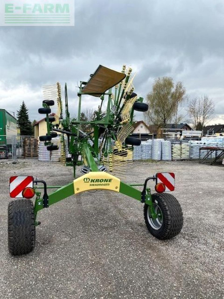 Krone swadro ts 620 - Szénaforgató: 3 kép. Krone swadro ts 620 - Szénaforgató: 3 kép.