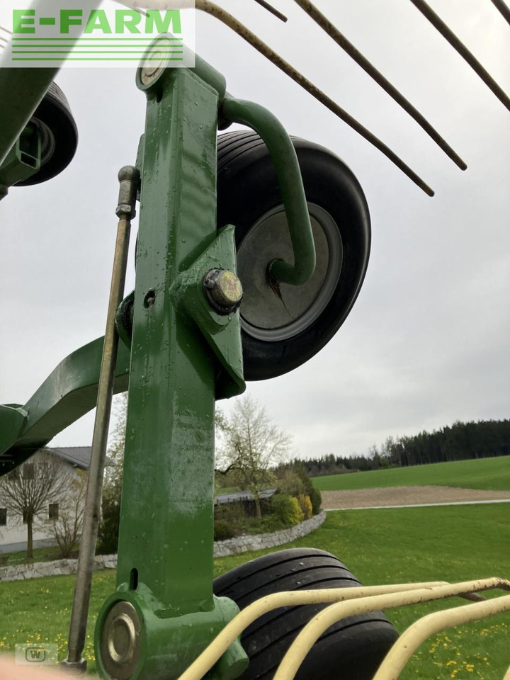 Szénaforgató Krone swadro ts 680: 16 kép.