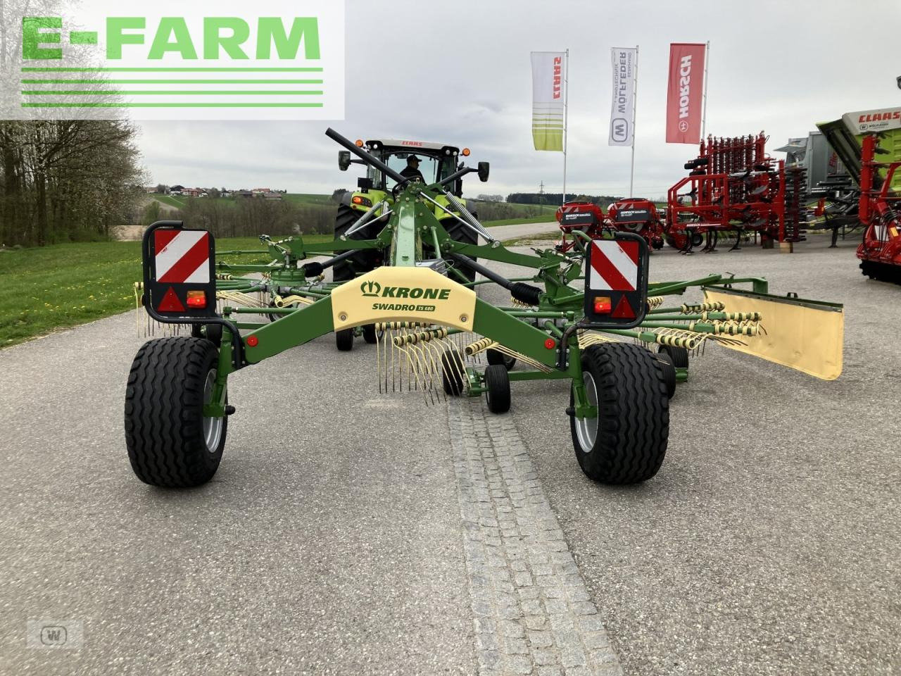Szénaforgató Krone swadro ts 680: 11 kép.