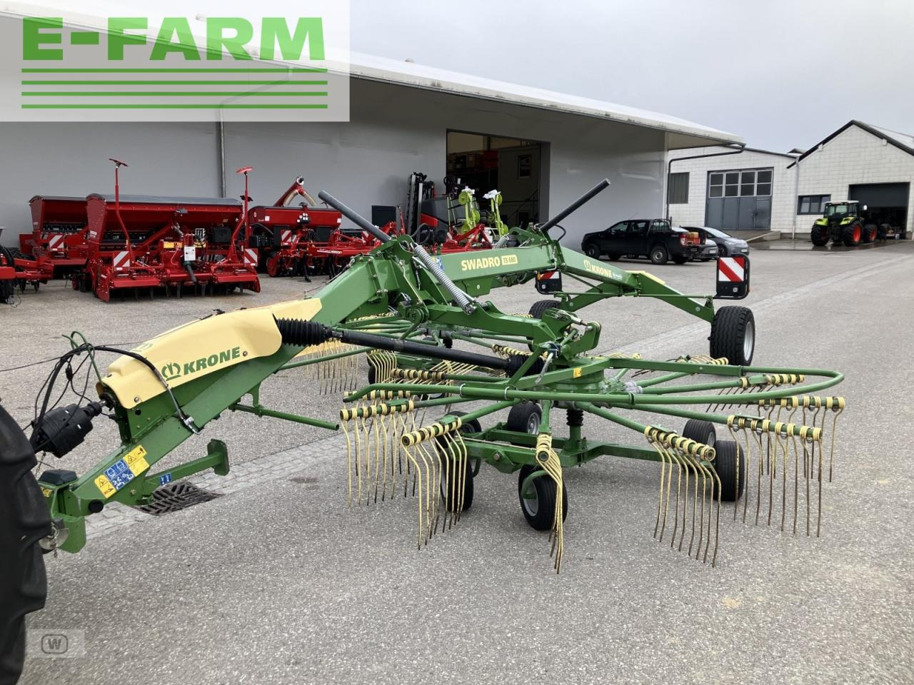 Szénaforgató Krone swadro ts 680: 8 kép.