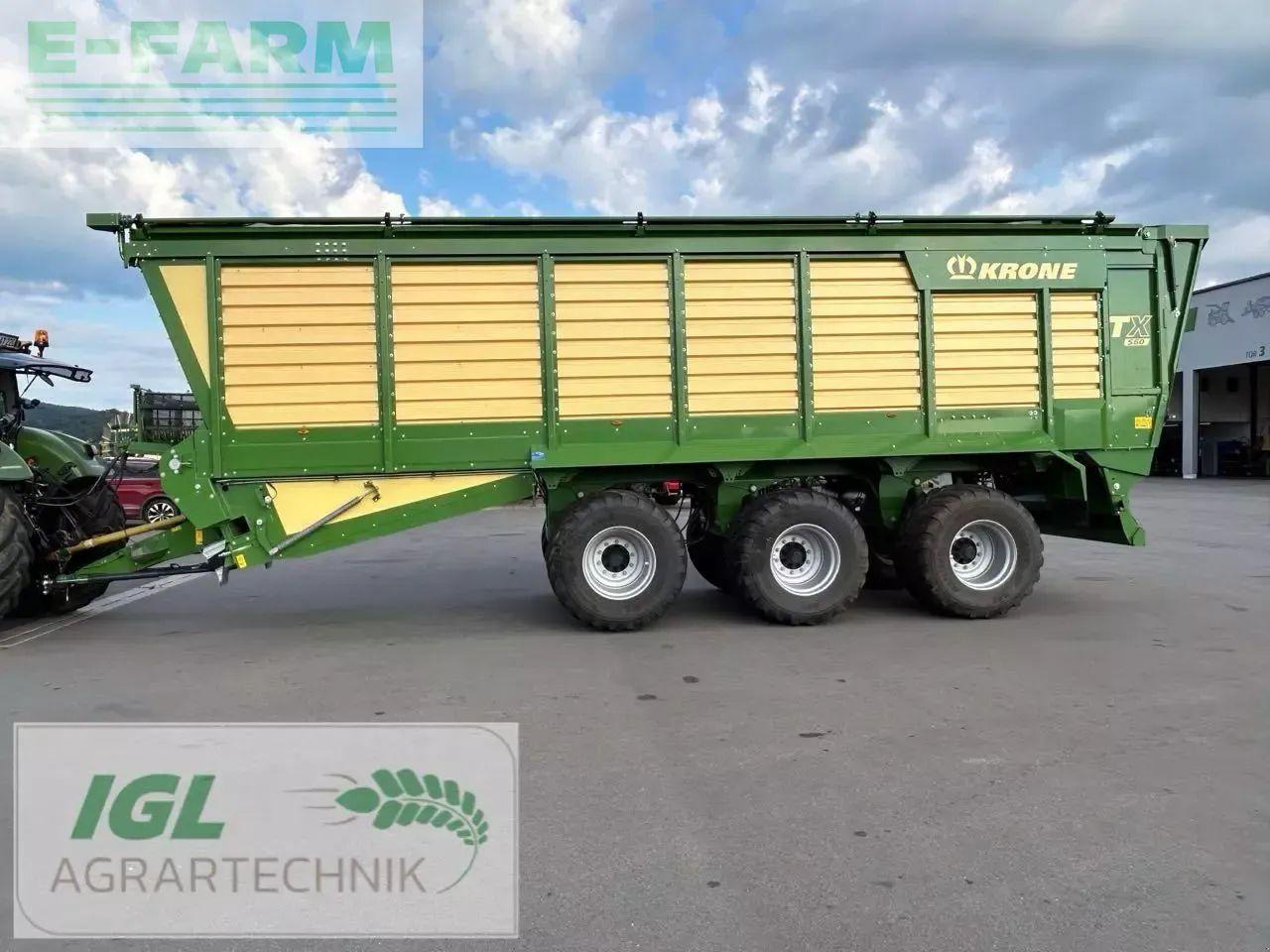 Krone tx 560 - Mezőgazdasági billenőpótkocsi: 2 kép. Krone tx 560 - Mezőgazdasági billenőpótkocsi: 2 kép.