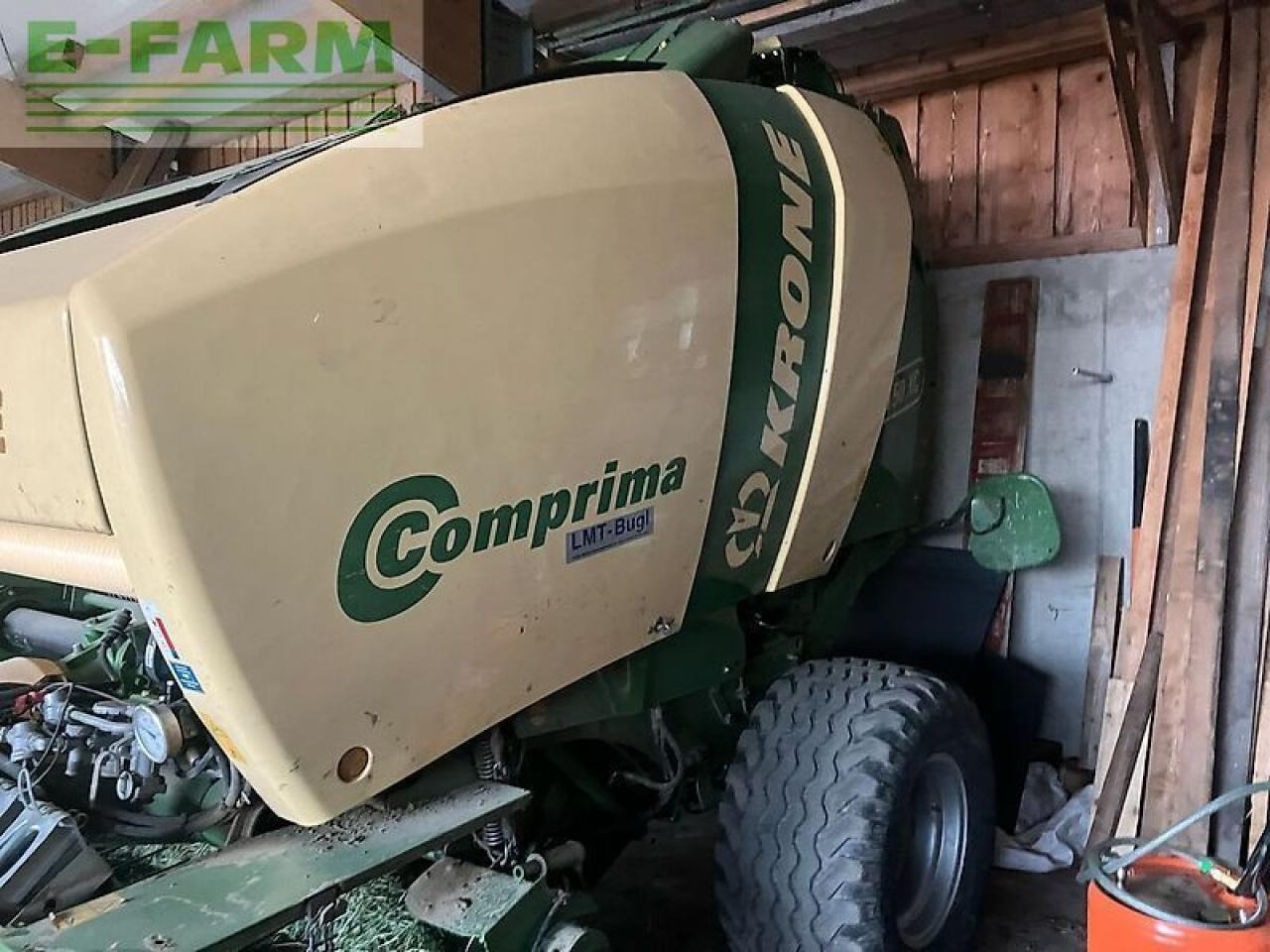 Krone v 150 xc - Kocka bálázó: 4 kép. Krone v 150 xc - Kocka bálázó: 4 kép.