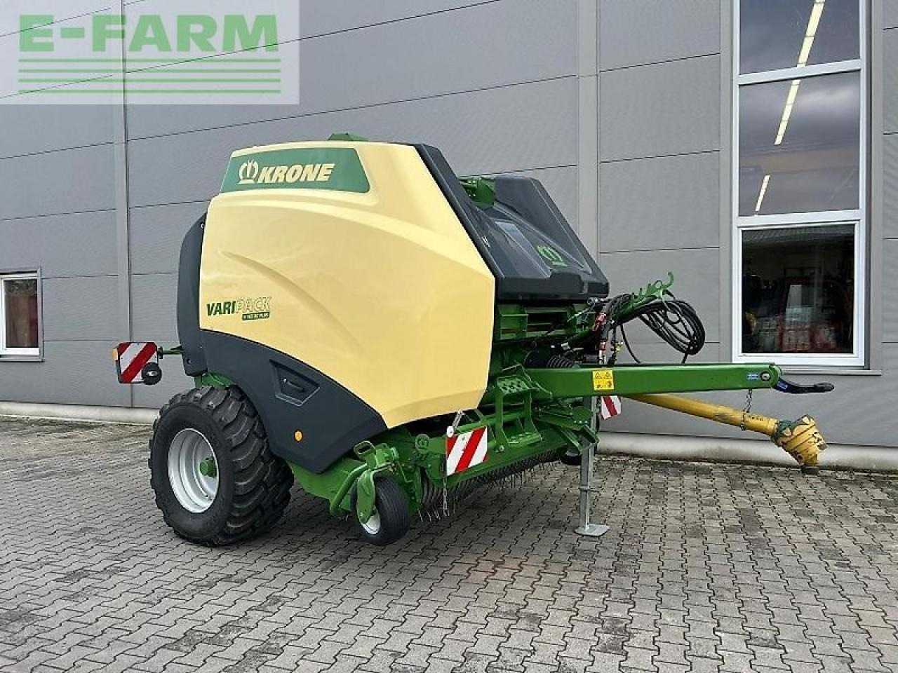 Krone varipack v 165 xc plus - Kocka bálázó: 1 kép. Krone varipack v 165 xc plus - Kocka bálázó: 1 kép.