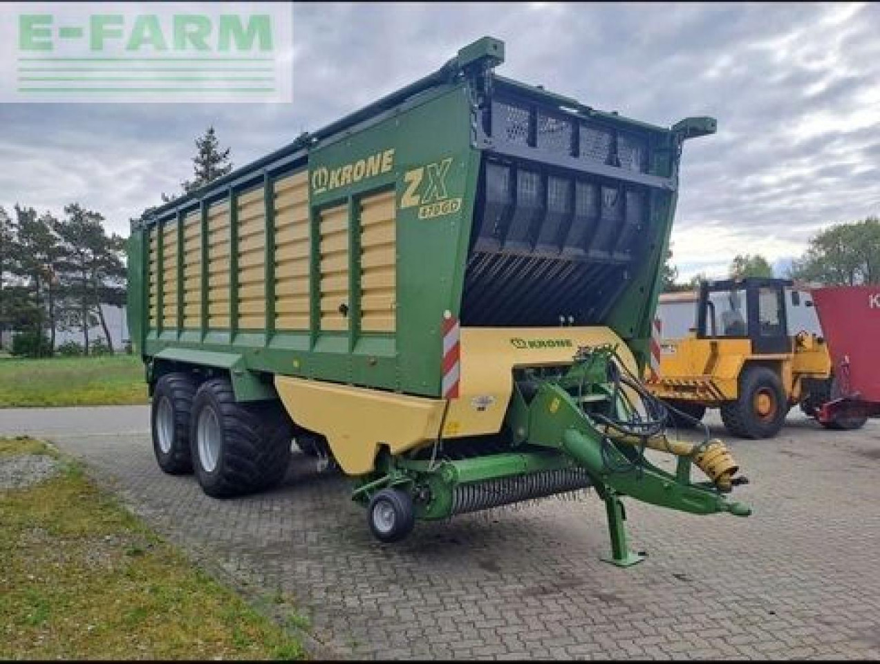 Krone zx 470 gd - Mezőgazdasági billenőpótkocsi: 2 kép. Krone zx 470 gd - Mezőgazdasági billenőpótkocsi: 2 kép.