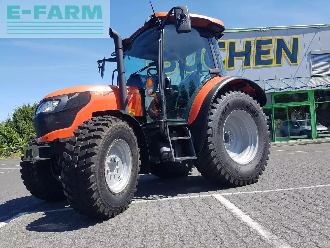 Kubota m4073 cab - Traktor: 1 kép. Kubota m4073 cab - Traktor: 1 kép.