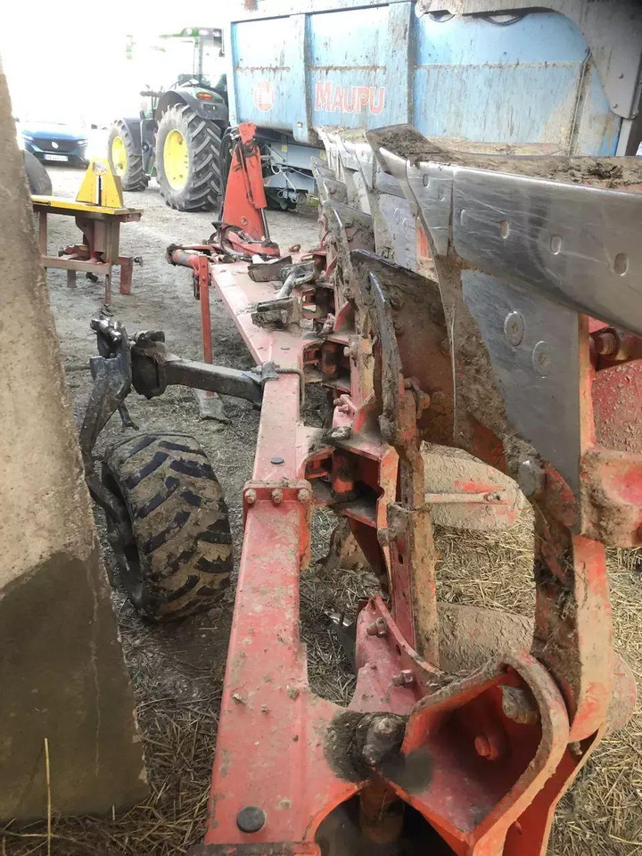 Kuhn 122 varimaster - Eke: 4 kép. Kuhn 122 varimaster - Eke: 4 kép.