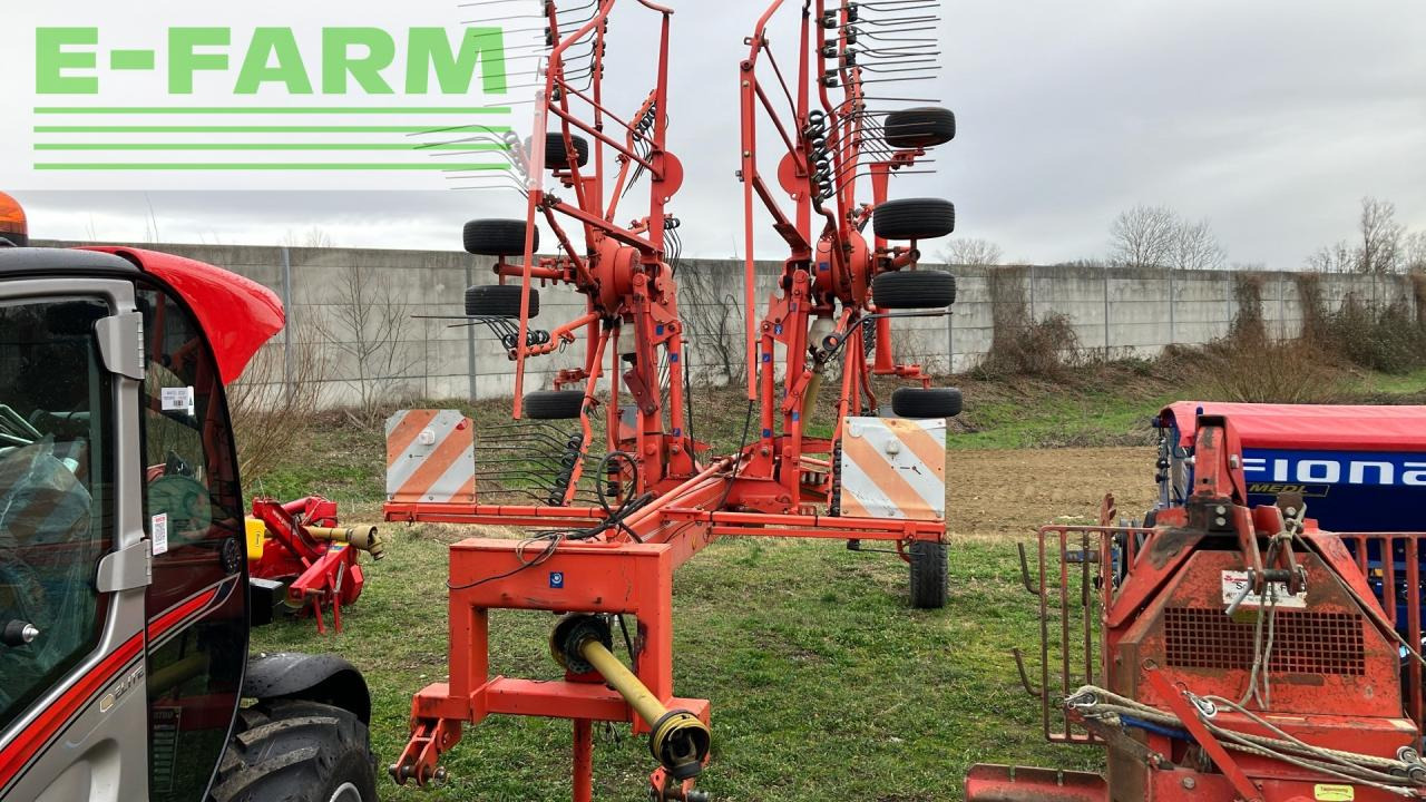 Kuhn GA 7301 - Szénaforgató: 3 kép. Kuhn GA 7301 - Szénaforgató: 3 kép.